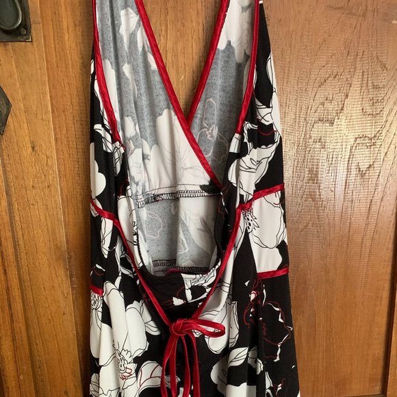 ❤️Speechless Black & White Floral Halter Dress Red - Picture 3 of 9